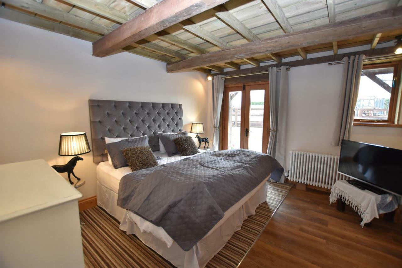 Oak Tree Stables Cottage Бірмінгем Екстер'єр фото