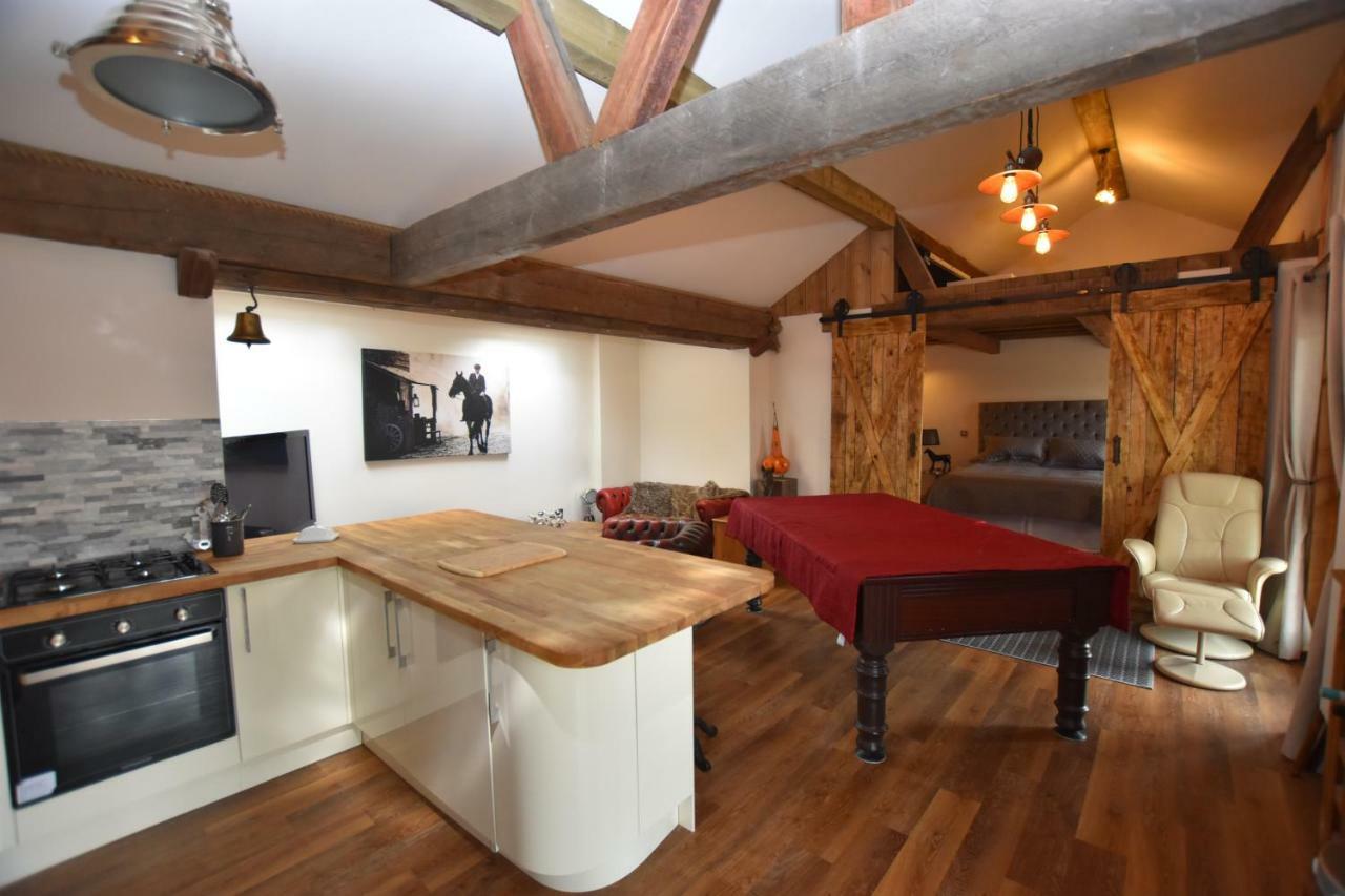 Oak Tree Stables Cottage Бірмінгем Екстер'єр фото