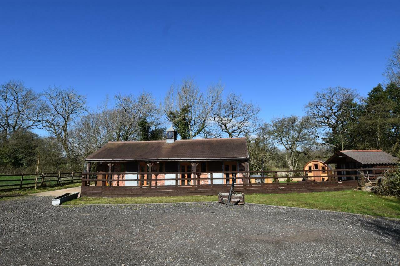 Oak Tree Stables Cottage Бірмінгем Екстер'єр фото